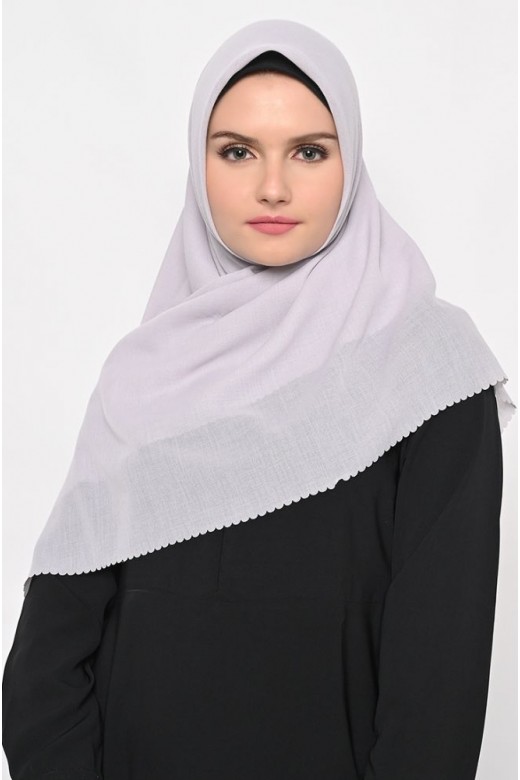 Hijab Segi 4 Voal Gucci Lasercut Grey